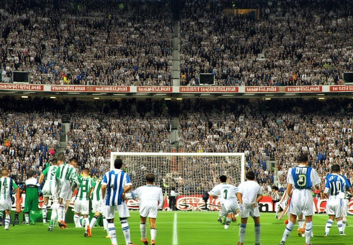 2003年欧冠巅峰对决：尤文图斯VS皇家马德里精彩回顾